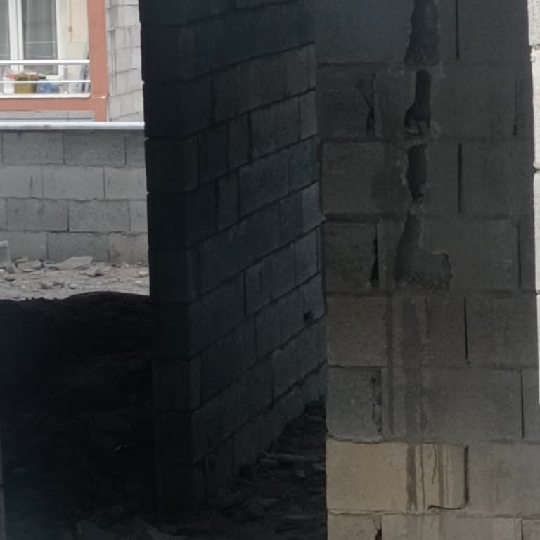 Çevre Ve Şehircilik Bakanlığı Gaziantep'te Kaçak Ve Hasarlı Binanın Tehlikesi!