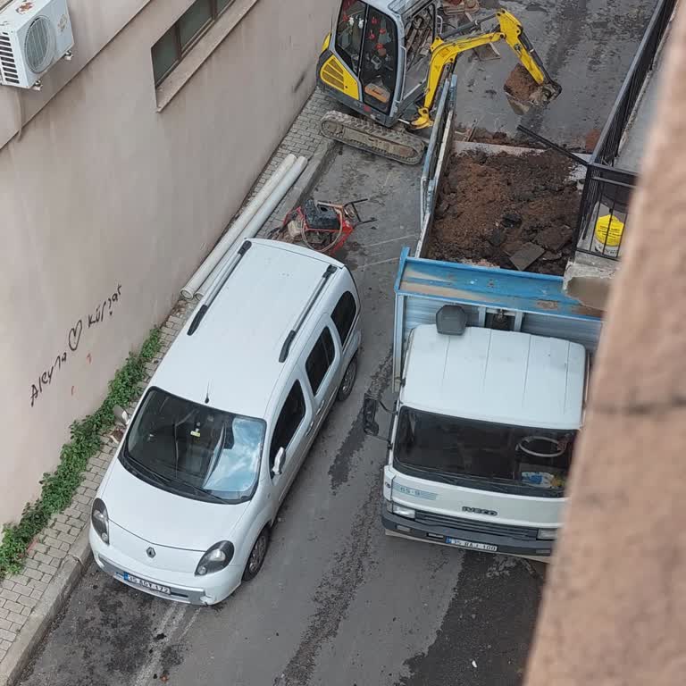 Belediye Çalışması Mı, Keyfi Kazı Mı?
