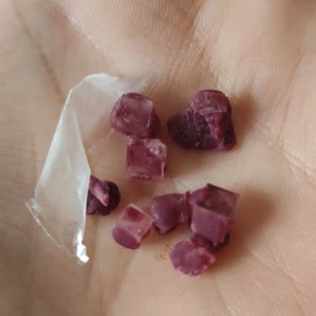 Oyun Hamurunda Tehlikeli Cam Parçaları