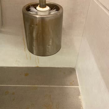 IKEA Tuvalet Fırçasının Krom Kaplamasında Korozyon Sorunu Ve Müşteri Hizmetleri Yanıt Eksikliği