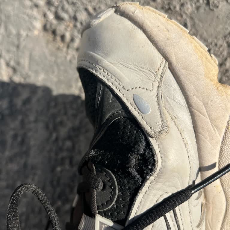 2 Ayda Yırtılan Ayakkabı İçin Mağazadan Ret Cevabı