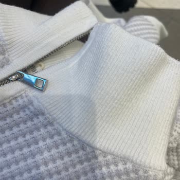 Oysho Mağazasından Alınan Kazak Tüylendi Ve İpleri Attı