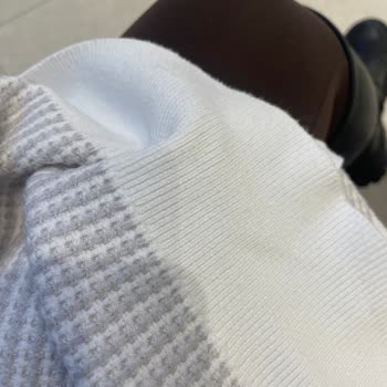 Oysho Mağazasından Alınan Kazak Tüylendi Ve İpleri Attı