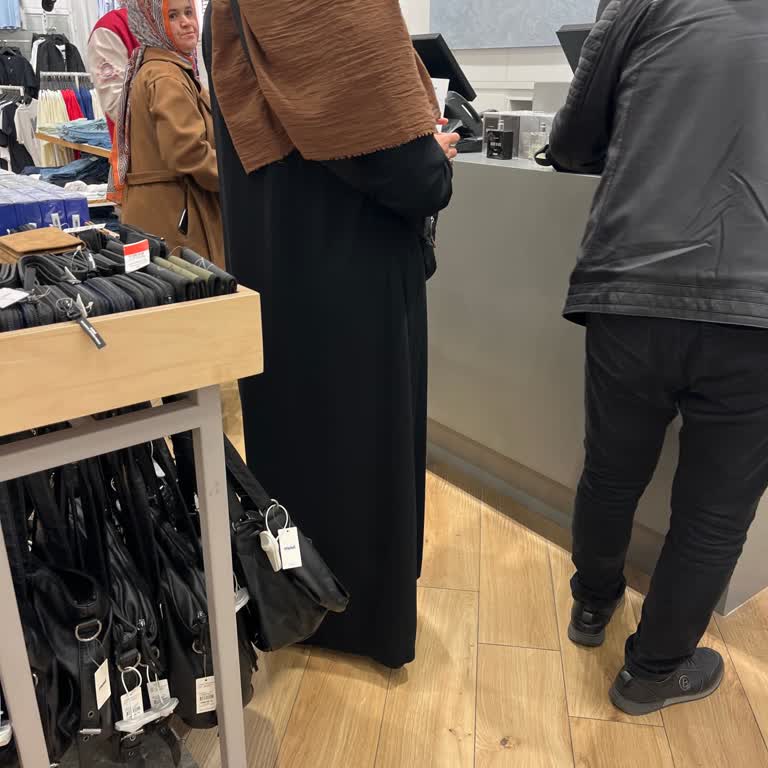 AVM'de Uzun Süreli Bekleyiş