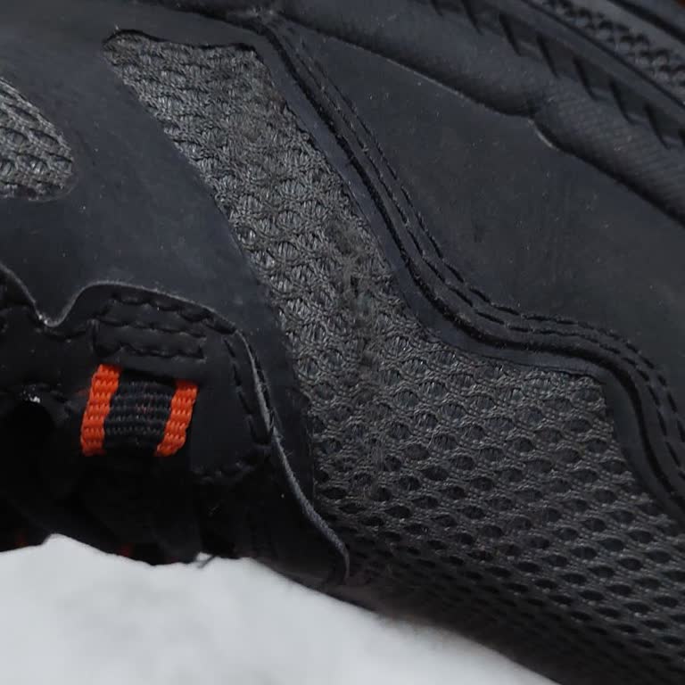 Skechers Ayakkabının Beklenmedik Yırtılması