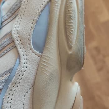 Adidas Ayakkabının Kısa Sürede Hasar Görmesi