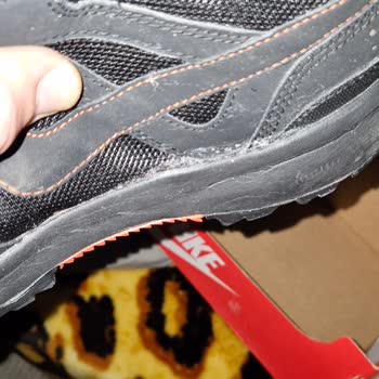 Dayanıklılığı Sadece 4 Saat Süren Ayakkabı