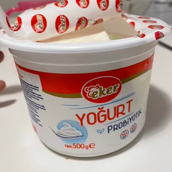Prebiyotik Yoğurtta Su Dolu Kısım Ve Eker'in Savunması