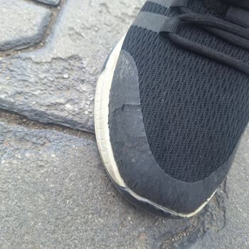 Slazenger Ayakkabıların Hızla Parçalanması