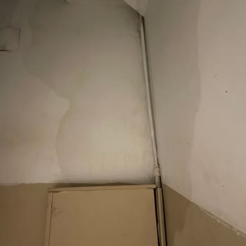 Su Saati Değişimi Sonrası Kriz: Duvardan Akan Su Ve İlgisizlik