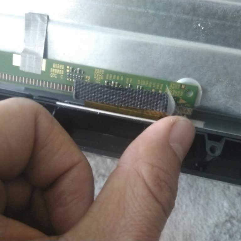 Televizyonumda Tekrarlayan Görüntü Sorunu Ve Servis Şüphesi