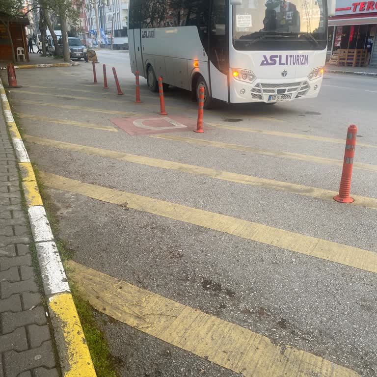 Çarşamba Pazarı Durağında Yaşanan Park Sorunu