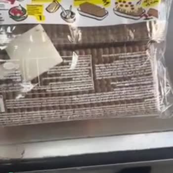 Eti Gıda Ambalaj İçinde Bilinmeyen Parça