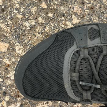 I Bought Columbia Outdoor Shoes and Stitching Failed in 2.5 Months