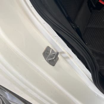 Beklenmedik Kalitesizlik: BMW'de Yırtılma Sorunu