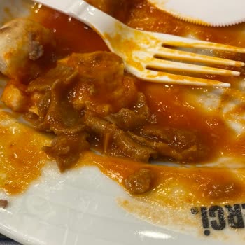 Zehirlenme Tehlikesi: Usta Dönerci'de Korkunç İskender Deneyimi