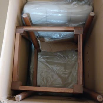 Defolu Sandalyelerin Tekrar Gönderilmesiyle Mağduriyet