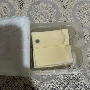 Taze Olması Gereken Peynir Küflenmiş Çıktı!