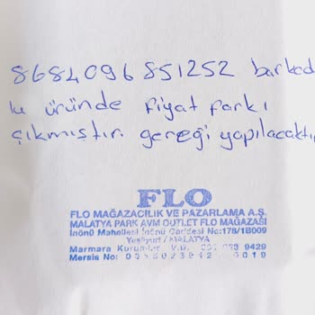 FLO Mağazasında Yanıltıcı Etiket Ve İlgisiz Müşteri Hizmetleri