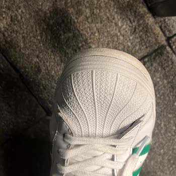 Eksik Dikişli Ürün Ve Yetersiz Müşteri Hizmetleri