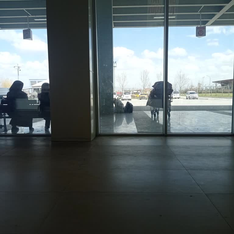 Sürekli Geciken Otobüs Yolculuğumuzu Mahvetti