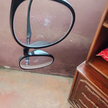 Kalitesiz Camlar: Kullanıma Rağmen Çizikler Oluştu