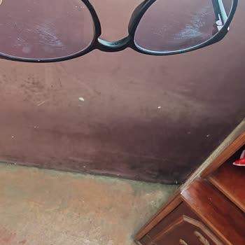 Kalitesiz Camlar: Kullanıma Rağmen Çizikler Oluştu