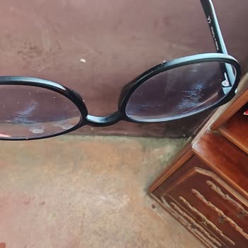 Kalitesiz Camlar: Kullanıma Rağmen Çizikler Oluştu