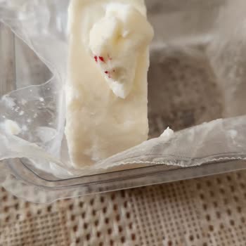 Ünal Peynircilik Marka Beyaz Peynirde Şaşırtıcı Yabancı Maddeler!