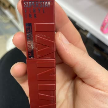 Maybelline Superstay Vinyl Ink Liquid Lipstick enttäuscht von der Haltbarkeit