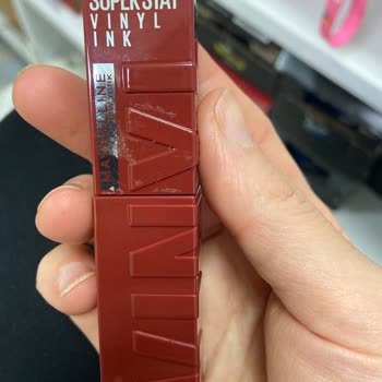 Maybelline Superstay Vinyl Ink Liquid Lipstick enttäuscht von der Haltbarkeit