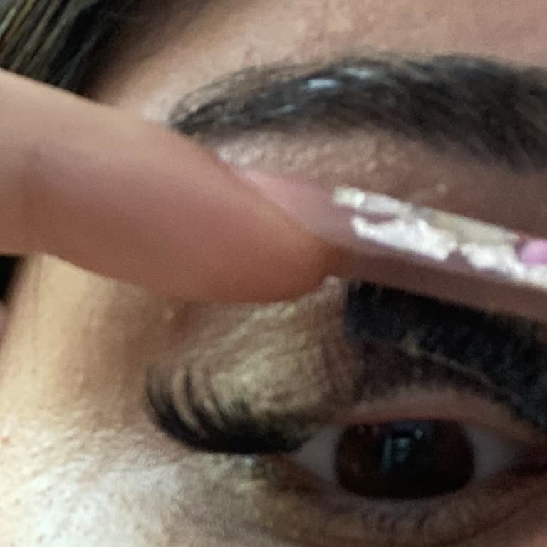 Yanıltıcı Lazer Paketleri Ve Kalitesiz Kirpik Uygulaması