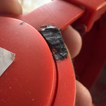 Kulaklık Tamirinde İletişim Ve Özensizlik Sorunları