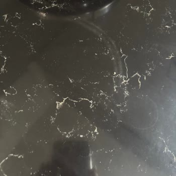 Yalım Mermer & Granit Kuvars Tezgahta Isı Lekeleri