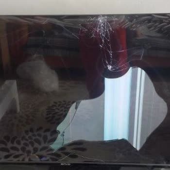 Onvo Kırık TV Paneli İçin Çözüm Bulunamıyor