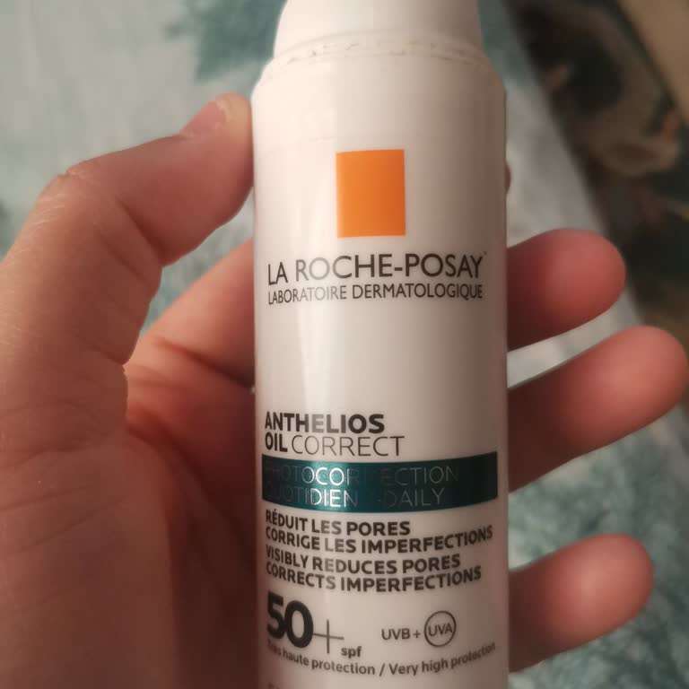 La Roche-Posay Anthelios Oil Correct отслаивается с кожи