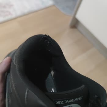 Üretim Hatası Nedeniyle Hayal Kırıklığına Uğratan Ayakkabı Deneyimi