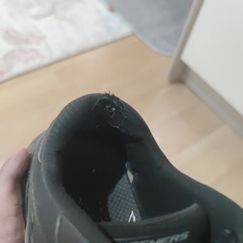 Üretim Hatası Nedeniyle Hayal Kırıklığına Uğratan Ayakkabı Deneyimi