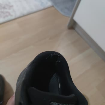 Üretim Hatası Nedeniyle Hayal Kırıklığına Uğratan Ayakkabı Deneyimi