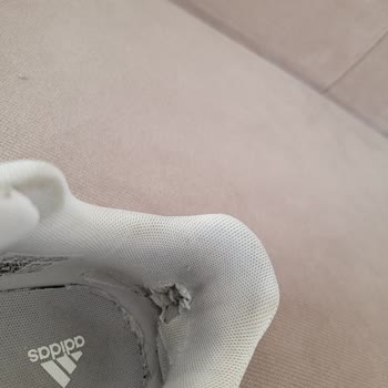 Garanti Kapsamındaki Ayakkabımın Topuk Kısmı Parçalandı