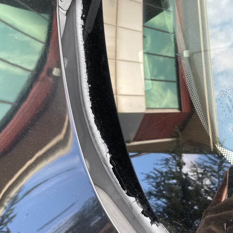 BMW 530D'nin Ön Cam Fitilleri Sorunu