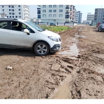 Belediye Kazısı Sonrası Çamur Sorunu Çözülmüyor