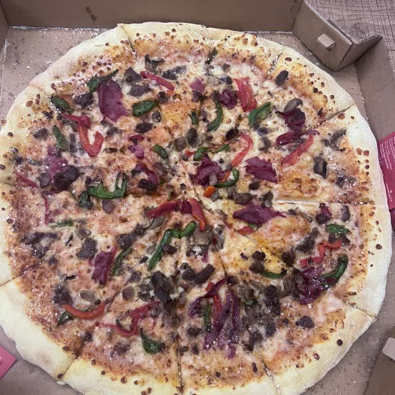 Özensiz Hazırlanan Pizza