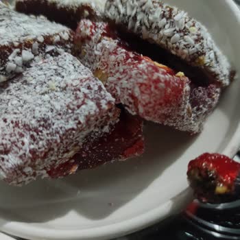 Fıstıklı Lokumdan Çıkan Taş Diş Kırdı