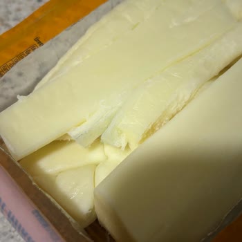 Taze Ürün Beklerken Küflü Peynir Şoku