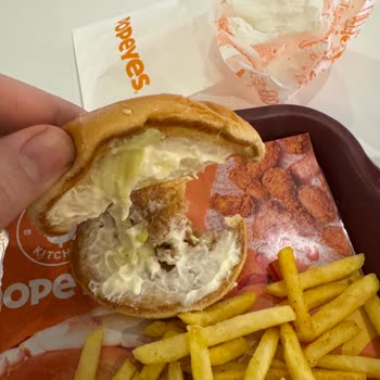 Marmara Park Popeyes'te Menü Seçiminde Zorluk Ve Kalitesiz Ürün