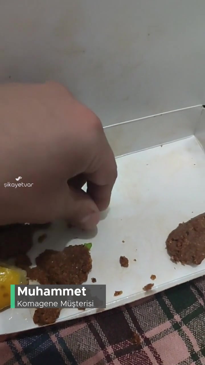 Komagene Çiğköftede Böcek Çıktı! videonun kapak resmi