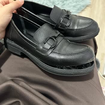 Ayakkabı Açılması Ve Mağaza İlgisizliği