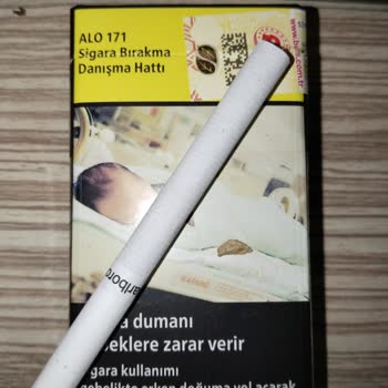 Marlboro Touch Blue Sigara Paketinde Şok Edici Yabancı Madde