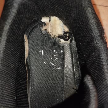 Kinetix Ayakkabının Tabanı Neden Parçalandı?